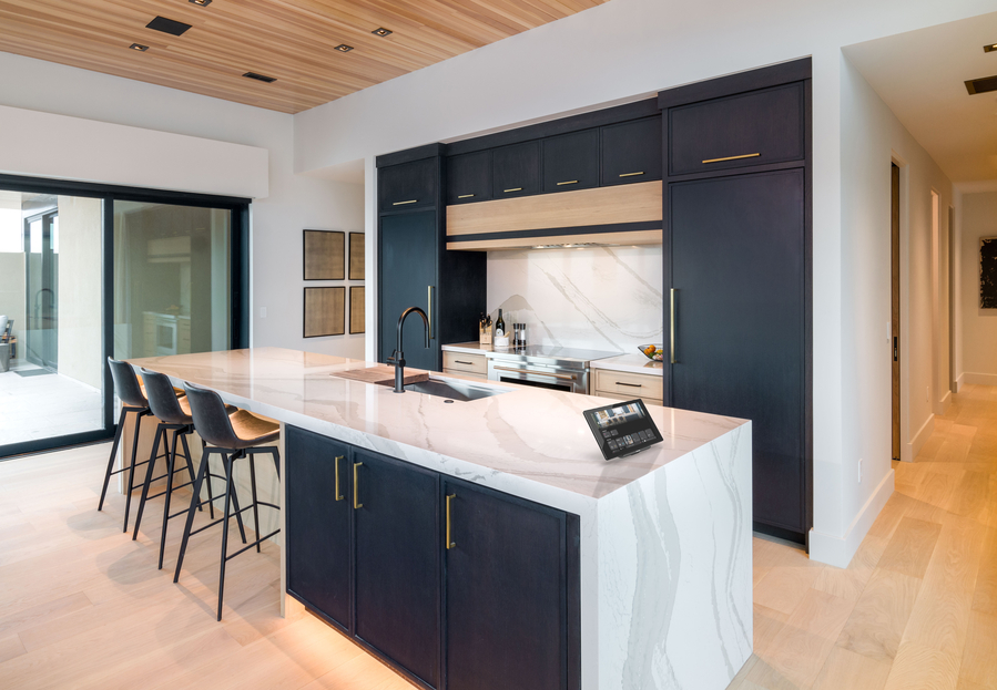 /images/how-smart-lighting-shading-differentiate-homes-in-a-competitive-market.jpg